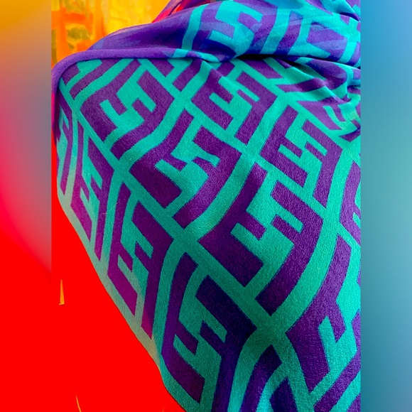 Fendi oversized silk scarf/ wrap Multi colored pink,blue,red,yellow, orange. - Picture 5 of 16